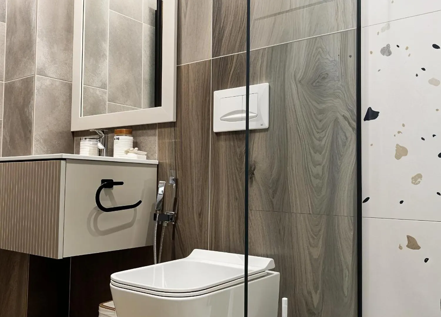 Sarantorini Apartments Sarande