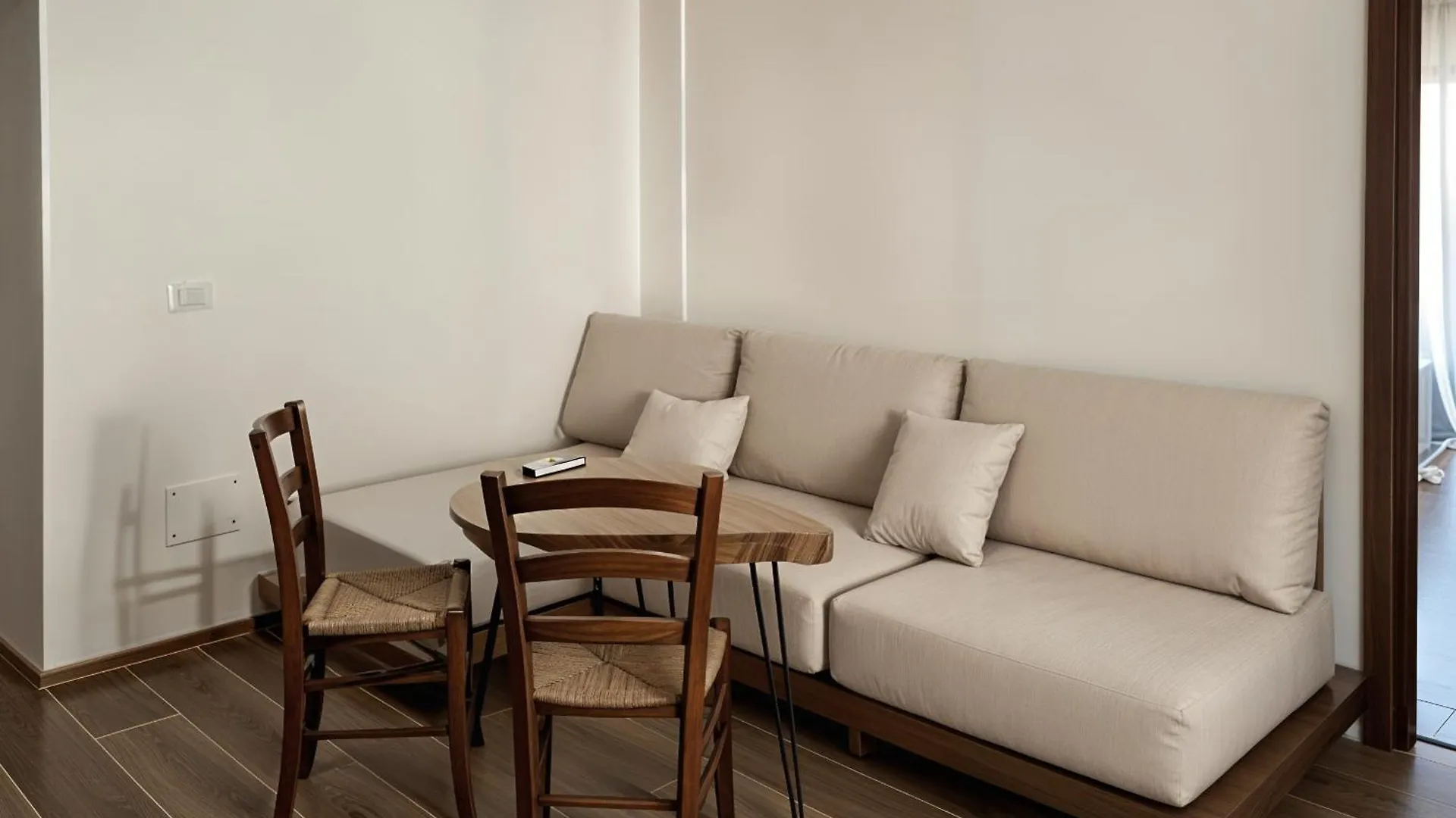 Sarantorini Apartments Sarande