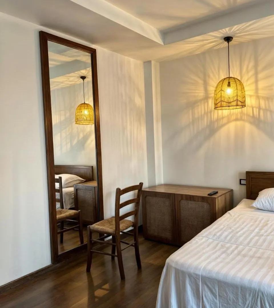 Sarantorini Apartments Sarandë